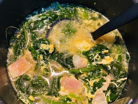 豚肉茹で汁リメイク。ほうれん草とベーコンの卵スープ